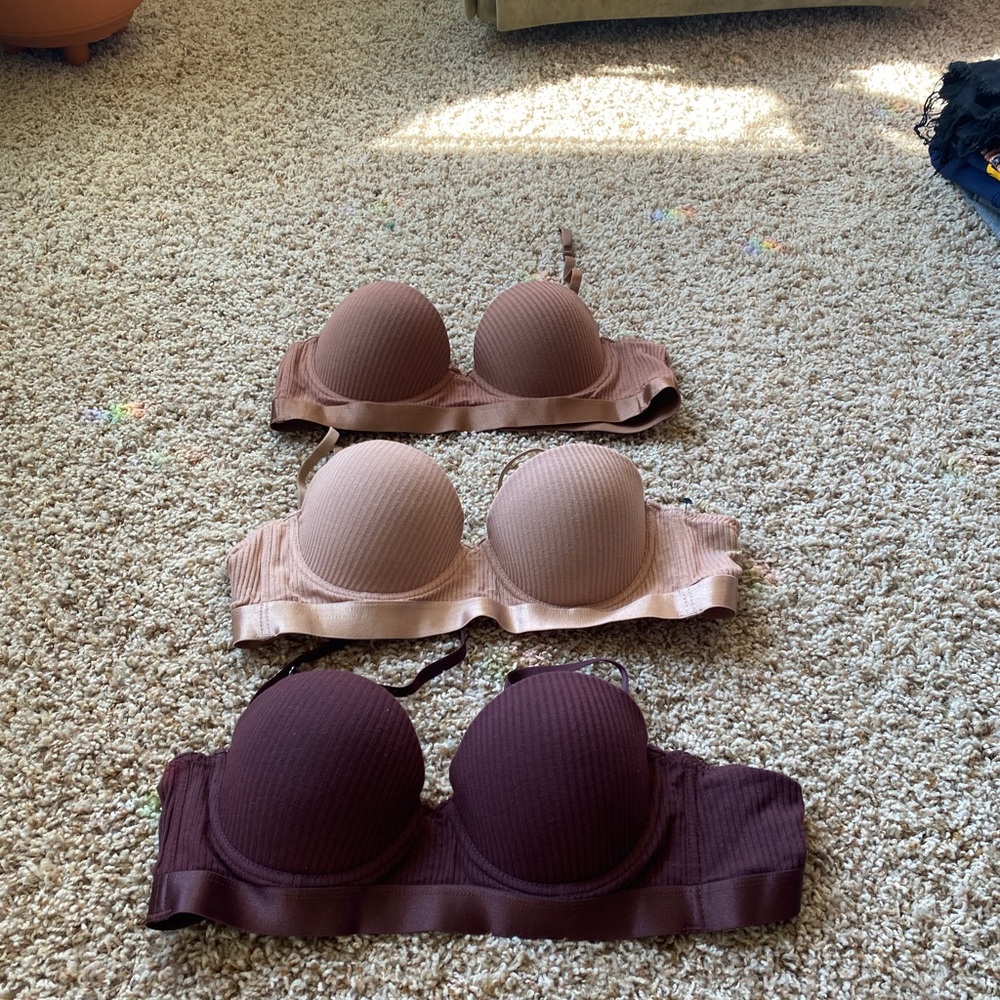 Tahari bras 36b push up